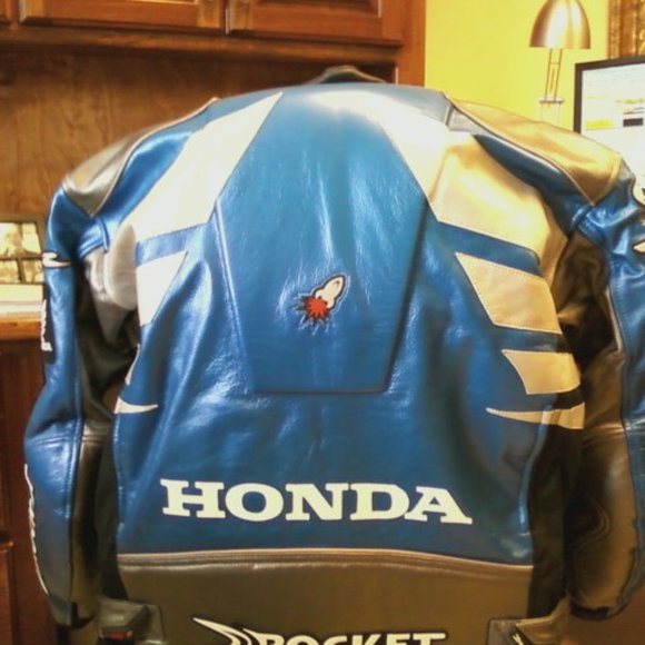 G's Closet!! - Picture 4 of 9